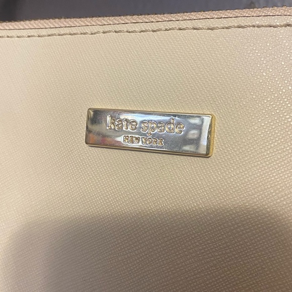 Price Firm Kate Spade Hand Bag - Picture 10 of 11